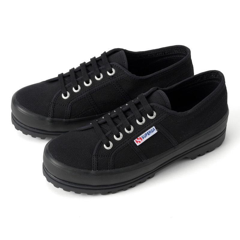 Y's SUPERGA コラボスニーカー　ラバー 梅雨にも最適！ Y'sがスペルガとのコラボシューズ2型を発売 | GQ