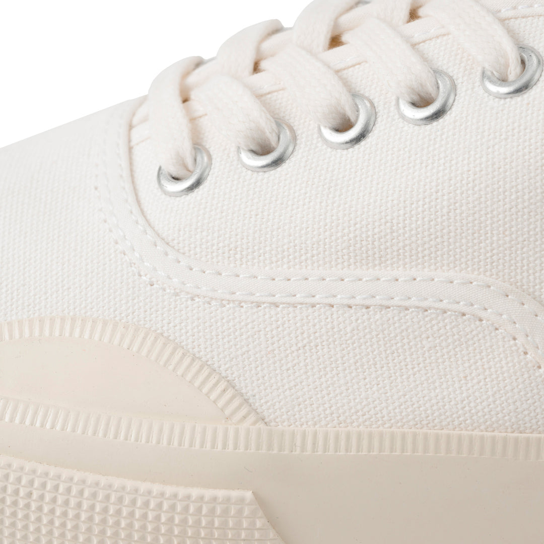 オクリサ_ン 2430 デック キャンバス｜DECK CANVAS（WHITE-OFF WHITE） – SUPERGA